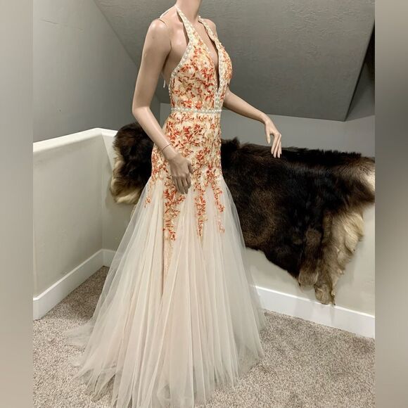 New Gorgeous Embroidered Floral Lace Beaded  Fishtail Halter Gown - Picture 9 of 16